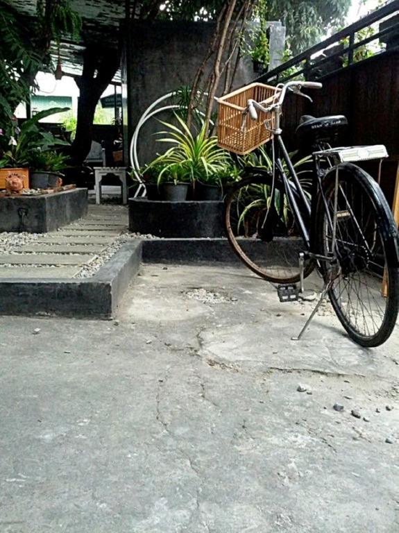 The Old Car Guesthouse Chiang Mai Exterior foto